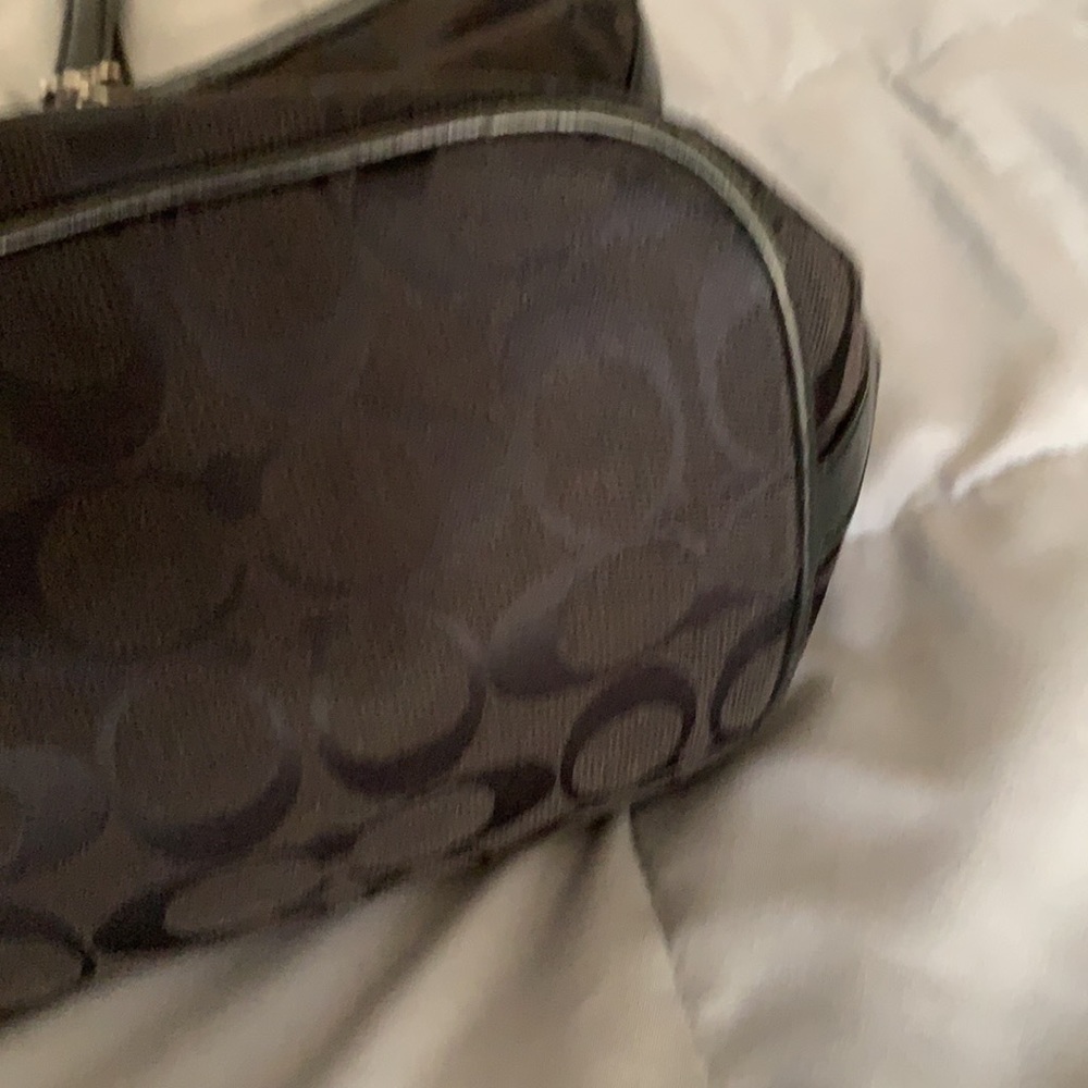 Authentic Coach tote - Picture 3 of 7